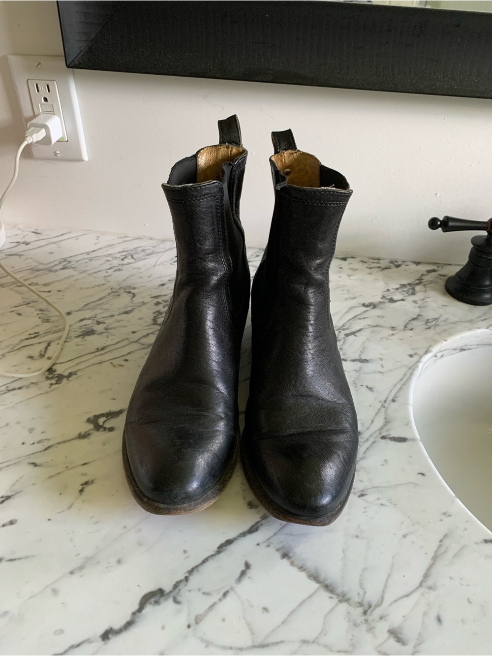 Frye Black Leather Women's Chelsea Ankle Boots